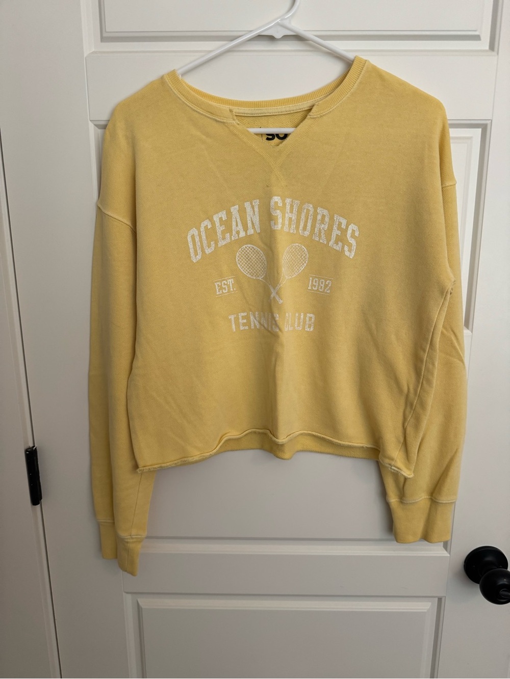 SO Yellow 'Ocean Shores' Graphic Cropped Sweatshirt